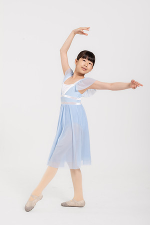 SELINA XU