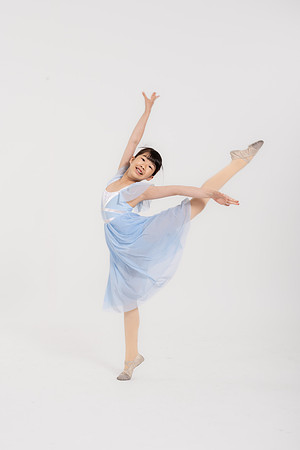 SELINA XU