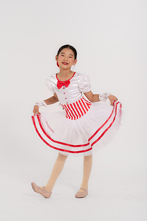 AMELIA LAU