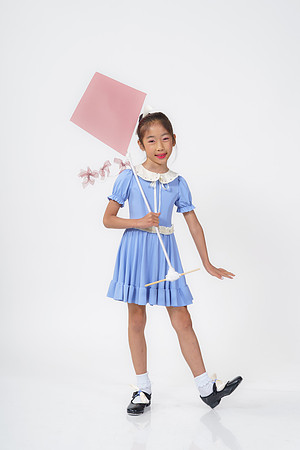 EVELYN TAM