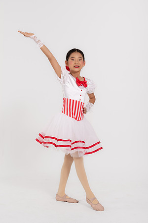 AMELIA LAU